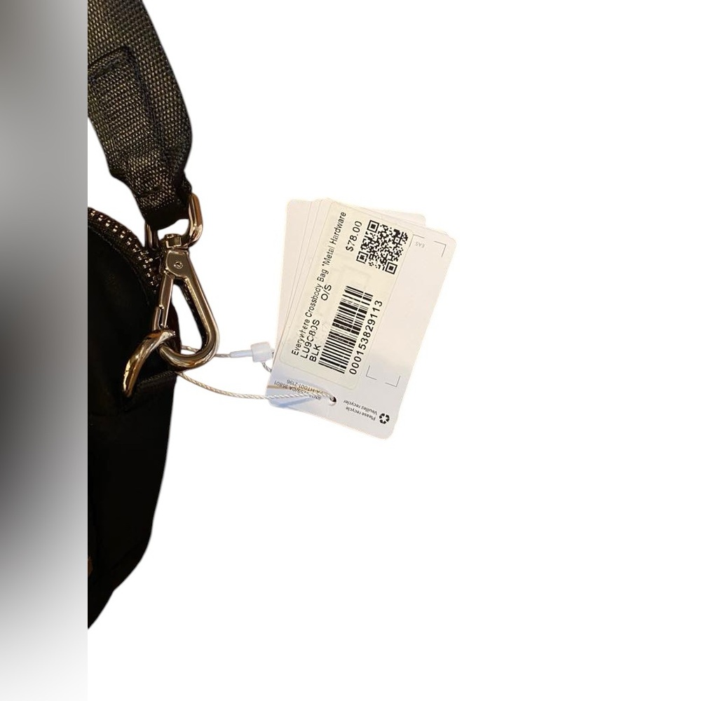 NWT Lululemon everywhere crossbody bag *metal hardware - Picture 3 of 4